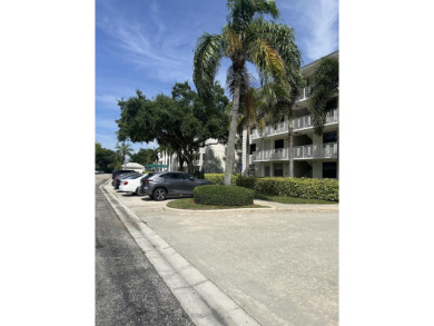 ''All ages'' spacious and updated lakeview condo located in a on The Country Club At Boca Raton in Florida - for sale on GolfHomes.com, golf home, golf lot