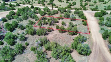 Welcome to this stunning piece of vacant residential land on Silver Creek Golf Club in Arizona - for sale on GolfHomes.com, golf home, golf lot