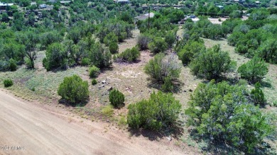Welcome to this stunning piece of vacant residential land on Silver Creek Golf Club in Arizona - for sale on GolfHomes.com, golf home, golf lot