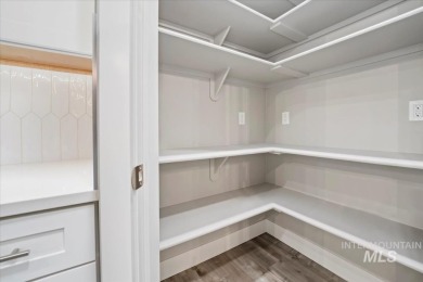 Step into comfort and convenience with this brand new custom on Hunters Point Golf Club in Idaho - for sale on GolfHomes.com, golf home, golf lot