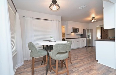 Location! Location! Beautiful custom built 2,164 sq. ft on De Cordova Bend Country Club in Texas - for sale on GolfHomes.com, golf home, golf lot