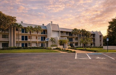 This bright and spacious condo features an open living/dining on Fountains Golf and Country Club in Florida - for sale on GolfHomes.com, golf home, golf lot