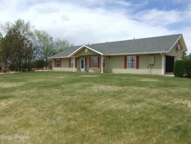 Wonderful location for this charming home. Sits on 1.35 acres on Snowflake Municipal Golf Course in Arizona - for sale on GolfHomes.com, golf home, golf lot