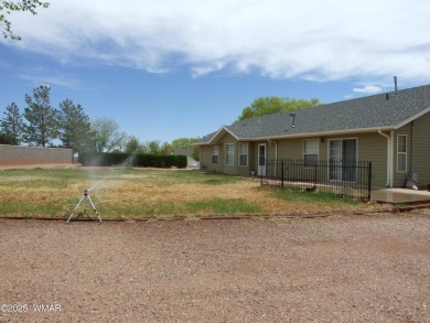 Wonderful location for this charming home. Sits on 1.35 acres on Snowflake Municipal Golf Course in Arizona - for sale on GolfHomes.com, golf home, golf lot