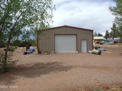 Wonderful location for this charming home. Sits on 1.35 acres on Snowflake Municipal Golf Course in Arizona - for sale on GolfHomes.com, golf home, golf lot