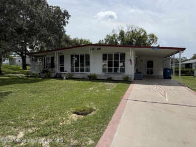 Welcome to this charming 2 bedroom, 2 bathroom home in the on High Point Golf Club, Inc. in Florida - for sale on GolfHomes.com, golf home, golf lot
