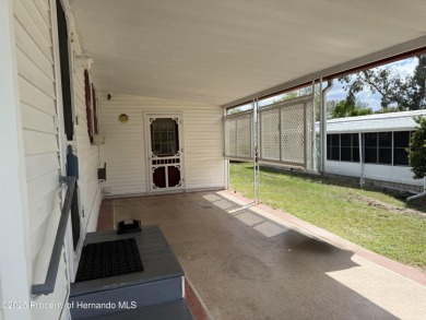 Welcome to this charming 2 bedroom, 2 bathroom home in the on High Point Golf Club, Inc. in Florida - for sale on GolfHomes.com, golf home, golf lot