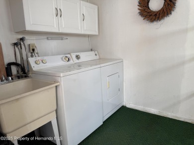 Welcome to this charming 2 bedroom, 2 bathroom home in the on High Point Golf Club, Inc. in Florida - for sale on GolfHomes.com, golf home, golf lot