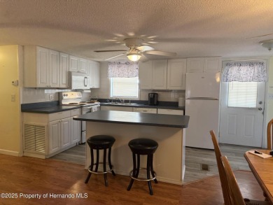 Welcome to this charming 2 bedroom, 2 bathroom home in the on High Point Golf Club, Inc. in Florida - for sale on GolfHomes.com, golf home, golf lot