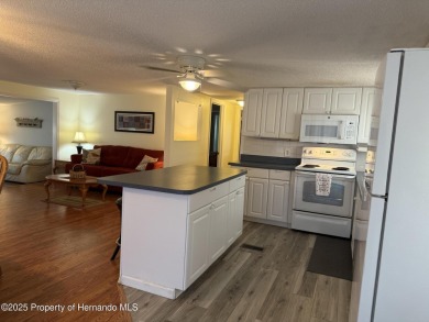 Welcome to this charming 2 bedroom, 2 bathroom home in the on High Point Golf Club, Inc. in Florida - for sale on GolfHomes.com, golf home, golf lot