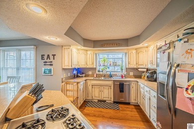 Exceptional 6-bedroom ranch with a fully finished walkout on Rolling Hills Country Club in Kentucky - for sale on GolfHomes.com, golf home, golf lot