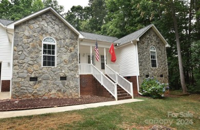 Immaculate inside & out. This beautiful very well-maintained on Lake Louise Golf Club in North Carolina - for sale on GolfHomes.com, golf home, golf lot