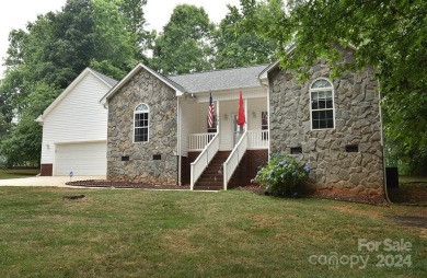 Immaculate inside & out. This beautiful very well-maintained on Lake Louise Golf Club in North Carolina - for sale on GolfHomes.com, golf home, golf lot