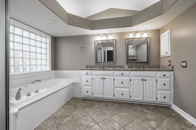 LUXURY LIVING ON THE FAIRWAY AT DIAMANTE COUNTRY CLUB! on Diamante Golf and Country Club in Arkansas - for sale on GolfHomes.com, golf home, golf lot