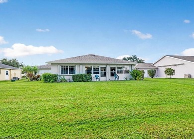 This well-maintained 2BR+DEN/2BA home is located in Riviera Golf on Riviera Golf Club in Florida - for sale on GolfHomes.com, golf home, golf lot
