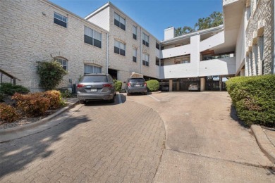 GREAT location in Tarrytown. This unit is a great set up with on Lions Municipal Golf Course in Texas - for sale on GolfHomes.com, golf home, golf lot