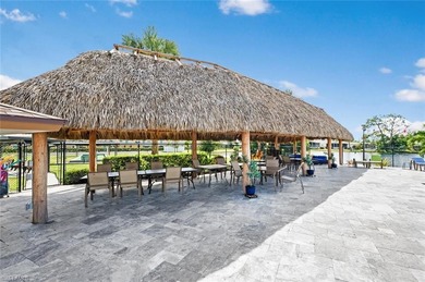 This well-maintained 2BR+DEN/2BA home is located in Riviera Golf on Riviera Golf Club in Florida - for sale on GolfHomes.com, golf home, golf lot