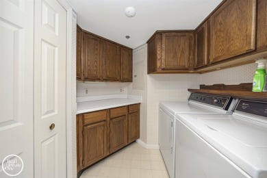 SECOND FLOOR CORNER UNIT IN GOLF COMMUNITY. 2 SPACIOUS BEDROOMS on St. Clair Shores Country Club in Michigan - for sale on GolfHomes.com, golf home, golf lot