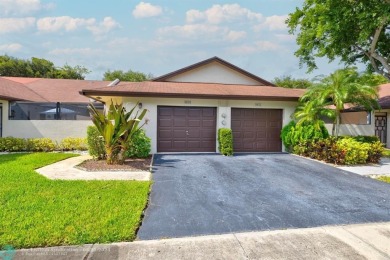 2 bed and 2 full bathroom single story villa with attached 1 car on Colony West Country Club in Florida - for sale on GolfHomes.com, golf home, golf lot