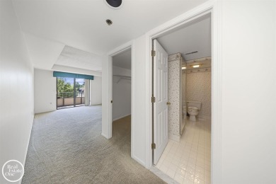 SECOND FLOOR CORNER UNIT IN GOLF COMMUNITY. 2 SPACIOUS BEDROOMS on St. Clair Shores Country Club in Michigan - for sale on GolfHomes.com, golf home, golf lot