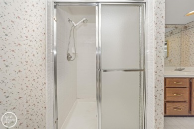 SECOND FLOOR CORNER UNIT IN GOLF COMMUNITY. 2 SPACIOUS BEDROOMS on St. Clair Shores Country Club in Michigan - for sale on GolfHomes.com, golf home, golf lot