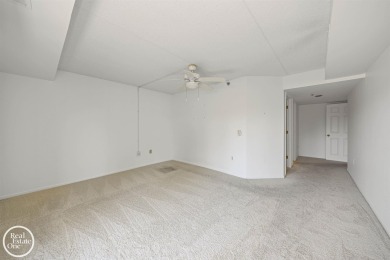 SECOND FLOOR CORNER UNIT IN GOLF COMMUNITY. 2 SPACIOUS BEDROOMS on St. Clair Shores Country Club in Michigan - for sale on GolfHomes.com, golf home, golf lot