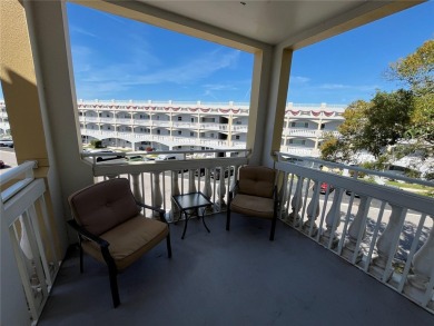 Come see this 1400 sq ft 2/Bed 2/Bath fully furnished condo in on On Top Of The World Golf Course in Florida - for sale on GolfHomes.com, golf home, golf lot