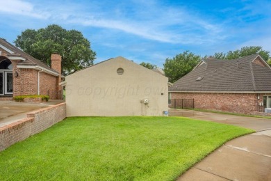 Welcome to this adorable home nestled in the Tascosa Country on Tascosa Country Club in Texas - for sale on GolfHomes.com, golf home, golf lot