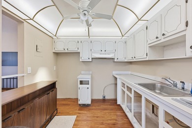 Beautifully maintained ground-floor 1 bedroom, 1.5 bath on Kings Point Golf -Flanders Way in Florida - for sale on GolfHomes.com, golf home, golf lot