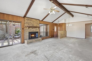 LOCATION o CHARM o AMENITIES GALORE! Enjoy the lifestyle of on Pecan Plantation Country Club in Texas - for sale on GolfHomes.com, golf home, golf lot