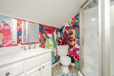 Beautiful 5-bed, 3-bath home in West Hills overlooking Amarillo on Amarillo Country Club in Texas - for sale on GolfHomes.com, golf home, golf lot