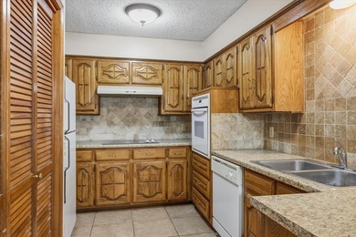 LOCATION o CHARM o AMENITIES GALORE! Enjoy the lifestyle of on Pecan Plantation Country Club in Texas - for sale on GolfHomes.com, golf home, golf lot