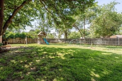 Beautiful 5-bed, 3-bath home in West Hills overlooking Amarillo on Amarillo Country Club in Texas - for sale on GolfHomes.com, golf home, golf lot