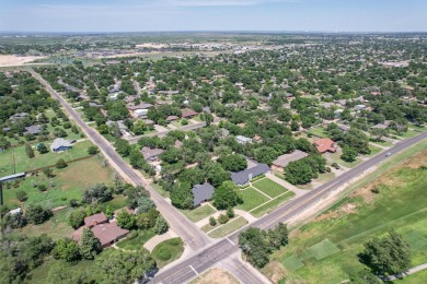 Beautiful 5-bed, 3-bath home in West Hills overlooking Amarillo on Amarillo Country Club in Texas - for sale on GolfHomes.com, golf home, golf lot