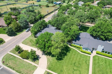 Beautiful 5-bed, 3-bath home in West Hills overlooking Amarillo on Amarillo Country Club in Texas - for sale on GolfHomes.com, golf home, golf lot