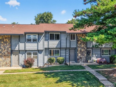 Spacious and updated 3-bedroom, 3-bath townhome with full on Lake Saint Louis Par 3 in Missouri - for sale on GolfHomes.com, golf home, golf lot
