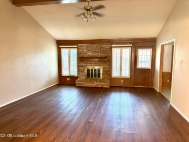 Pristine new listing  in Shadow Hills near golf course with on Shadow Hills Golf Course in Texas - for sale on GolfHomes.com, golf home, golf lot