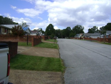 Nice remodeled manor home on the market priced to sell.  It is a on Cedar Glade Golf Course in Arkansas - for sale on GolfHomes.com, golf home, golf lot