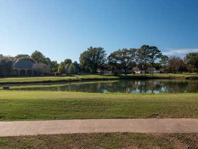 SELLER FINANCING AVAILABLE. Beautiful one owner garden home in on Hollytree Country Club in Texas - for sale on GolfHomes.com, golf home, golf lot