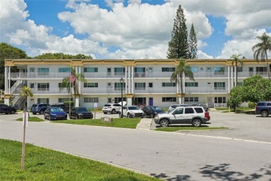 **HIGH AND DRY, NON EVACUATION ZONE** FEE SIMPLE BUILDING!-END on On Top Of The World Golf Course in Florida - for sale on GolfHomes.com, golf home, golf lot