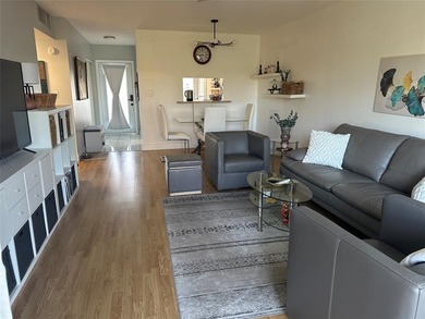 Beautiful condo 2 bedrooms, 2 bathrooms in Lauderhill East on Lauderhill Golf Course in Florida - for sale on GolfHomes.com, golf home, golf lot