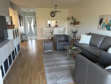 Beautiful condo 2 bedrooms, 2 bathrooms in Lauderhill East on Lauderhill Golf Course in Florida - for sale on GolfHomes.com, golf home, golf lot