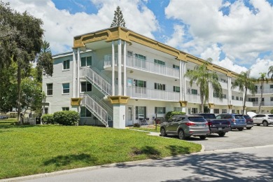 **HIGH AND DRY, NON EVACUATION ZONE** FEE SIMPLE BUILDING!-END on On Top Of The World Golf Course in Florida - for sale on GolfHomes.com, golf home, golf lot