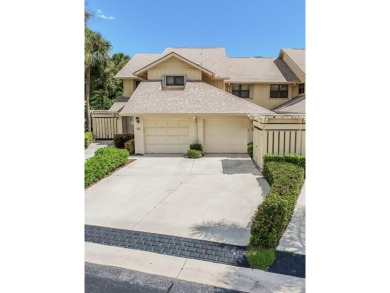 Welcome to 167 Waterbend Drive, an exquisite 2 bedrooms on Jonathans Landing Golf Club in Florida - for sale on GolfHomes.com, golf home, golf lot