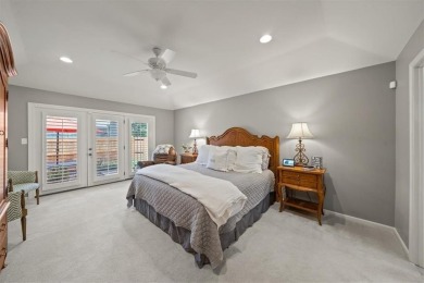 STUNNING AND SPACIOUS RANCH-STYLE TOWNHOUSE IN COVETED LEAWOOD on Leawood South Country Club in Kansas - for sale on GolfHomes.com, golf home, golf lot