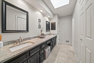 STUNNING AND SPACIOUS RANCH-STYLE TOWNHOUSE IN COVETED LEAWOOD on Leawood South Country Club in Kansas - for sale on GolfHomes.com, golf home, golf lot