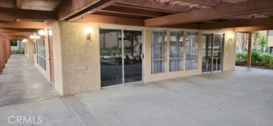 Welcome to this stunning single story end unit freshly painted on Westridge Golf Club in California - for sale on GolfHomes.com, golf home, golf lot