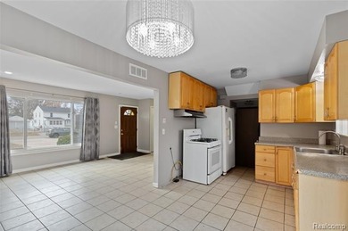 Don't miss this opportunity to own a colonial with a great on Evergreen Hills Golf Course in Michigan - for sale on GolfHomes.com, golf home, golf lot