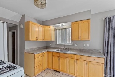 Don't miss this opportunity to own a colonial with a great on Evergreen Hills Golf Course in Michigan - for sale on GolfHomes.com, golf home, golf lot