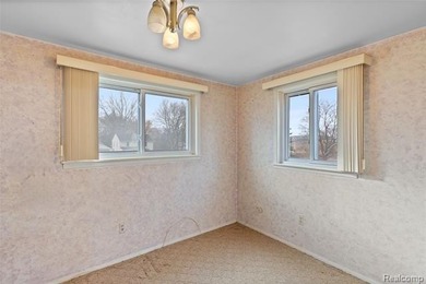 Don't miss this opportunity to own a colonial with a great on Evergreen Hills Golf Course in Michigan - for sale on GolfHomes.com, golf home, golf lot